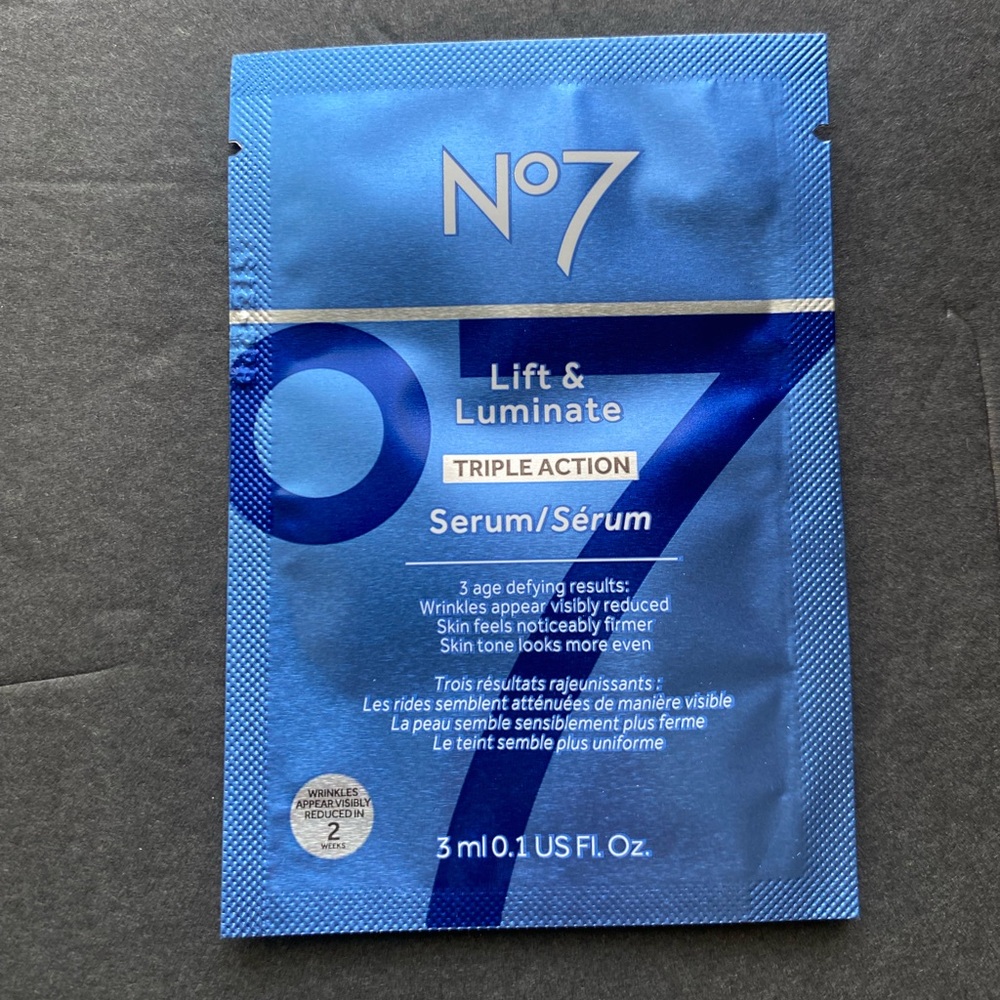 No7 lift & luminate triple action serum SAMPLE